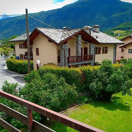 Appartamento Ai Piedi Del Gran Paradiso Saint-Pierre Eksteriør bilde